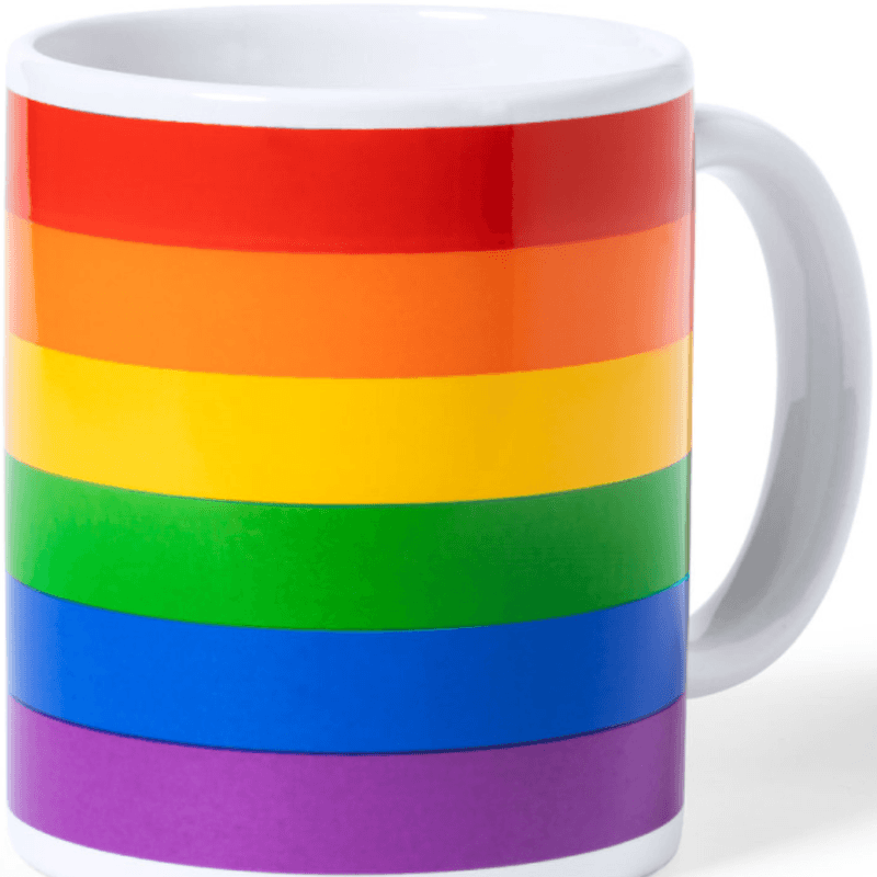img_146391_474f43c4ff8df0be66aadb9394b1da76_1.png PRIDE - TAZA CON LA BANDERA LGBT EN CAJA INDIVIDUAL KRAFT /es/pt/en/fr/it/ - Imagen 1