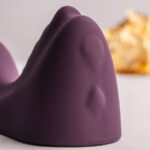 ROCKS- OFF - RUBY GLOW VIBRADOR SIT-ON MORADO - Imagen 3